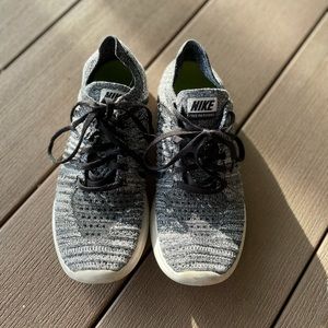 Women’s Nike Free Run Fly Knit Tennis Shoes